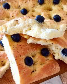 Фокачча с оливками и прованскими травами