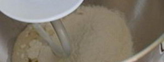 фокачча с тимьяном и чесноком. Шаг 3