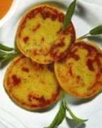 Лепешки из картофеля с соусом из сладкого перца