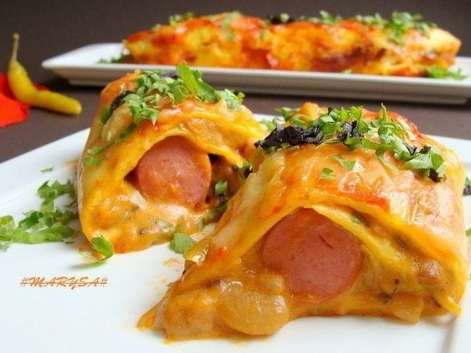 Рецепт мексиканских лепешек с фасолью, сыром и острым соусом