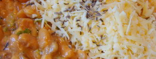 мексиканские лепешки с фасолью, сыром и острым соусом. Шаг 4