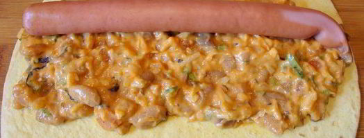 мексиканские лепешки с фасолью, сыром и острым соусом. Шаг 6