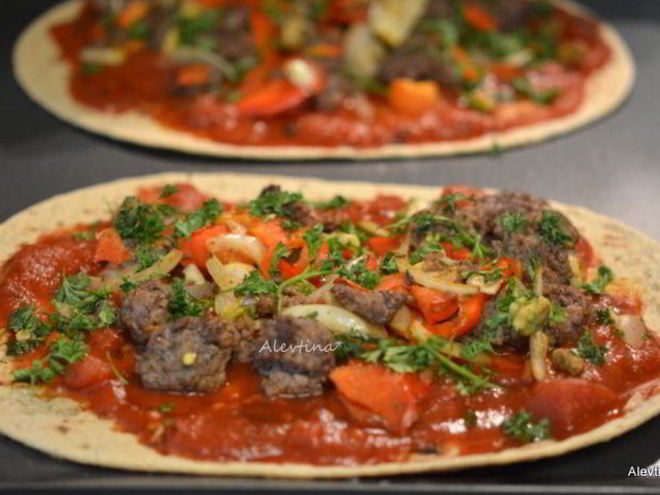 Рецепт обеда на лепешке