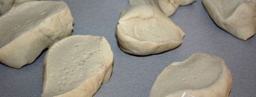 пиде — турецкие лепешки с фаршем, фетой и помидорами. Шаг 6