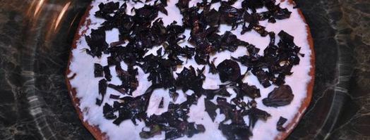 сладкая лепешка с базиликом, фетаксой и томатами. Шаг 6