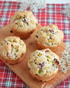 Летние маффины с лисичками и ветчиной