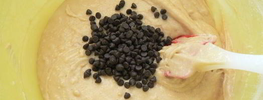 маффины с арахисовой пастой и шоколадными каплями. Шаг 5