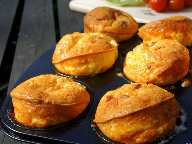 Рецепт маффинов с беконом и сыром