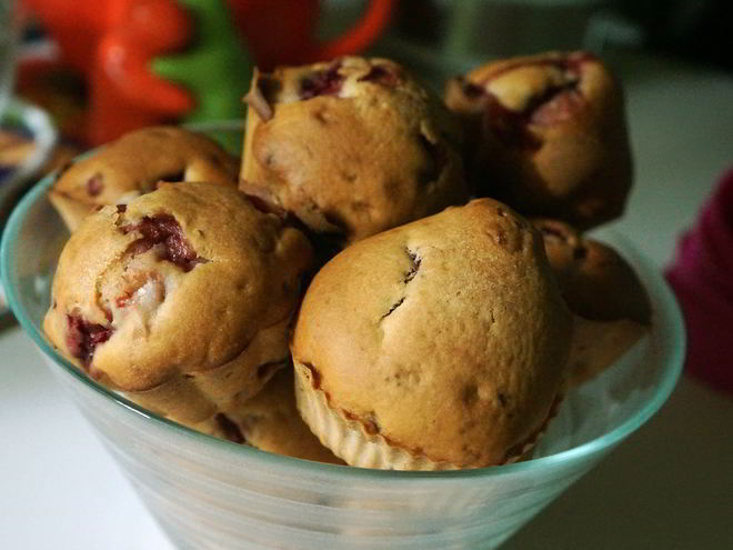 Рецепт маффинов с клубникой на молоке