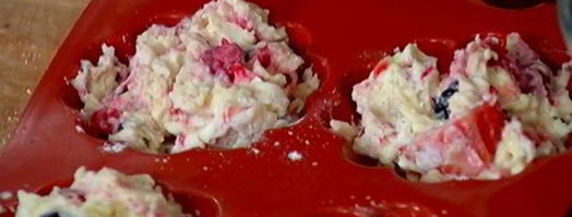 маффины со свежими ягодами. Шаг 9