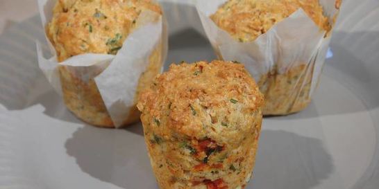 Миндально-творожные маффины со шнитт-луком