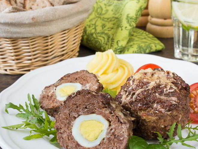 Рецепт мясных маффинов с перепелиным яйцом
