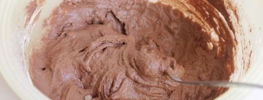 шоколадные маффины с карамелью. Шаг 6