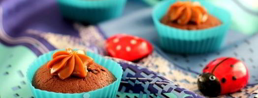 шоколадные маффины с карамелью. Шаг 11