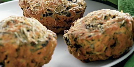 Шпинатные маффины с сыром и мускатом