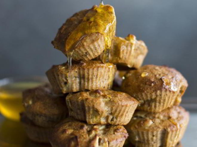 Рецепт яблочных маффинов на меду и простокваше