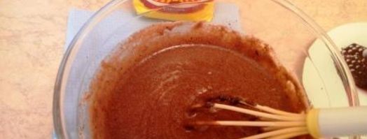 шоколадный манник с черникой и кедровым орехом. Шаг 4