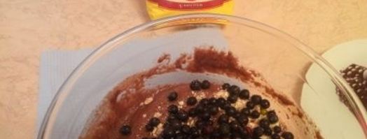 шоколадный манник с черникой и кедровым орехом. Шаг 5