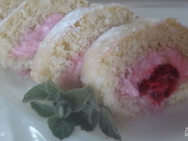 Рецепт мини-швейцарских рулетиков с малиной