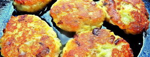 картофельные оладьи с колбасками. Шаг 13