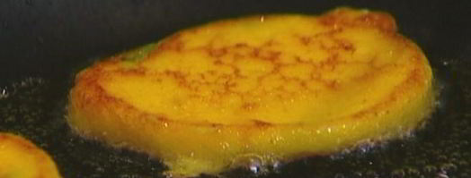 оладьи из тыквы и картофеля с зеленым луком и мускатным орехом. Шаг 7