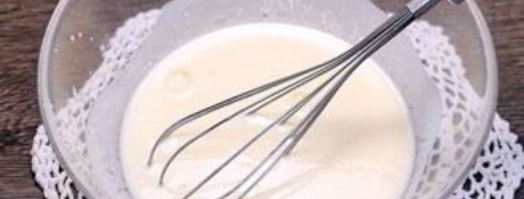 оладьи на кефире классические. Шаг 3