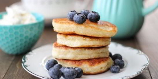 Оладьи на молоке и дрожжах пышные