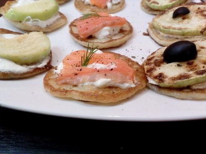 Рецепт оладий со сметанным кремом