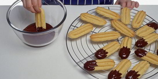 Печенье Сигаретки со сладкой начинкой