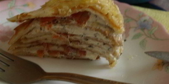 Блинный пирог с форелью