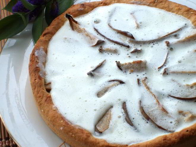 Рецепт грушевого пирога с финиками