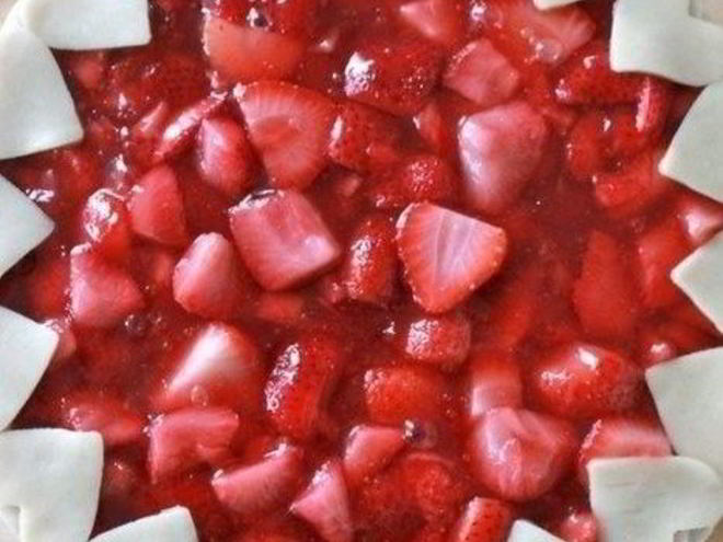 Рецепт клубничного сердечного пирога