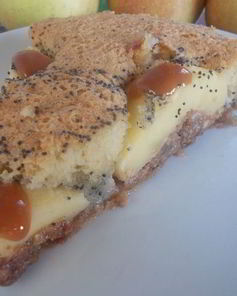 Маковый пирог с карамельными яблочками