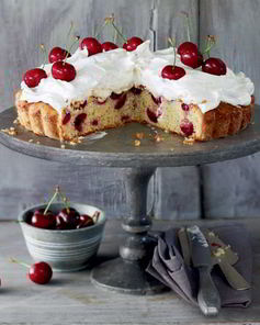 Вишневый пирог с сырным кремом