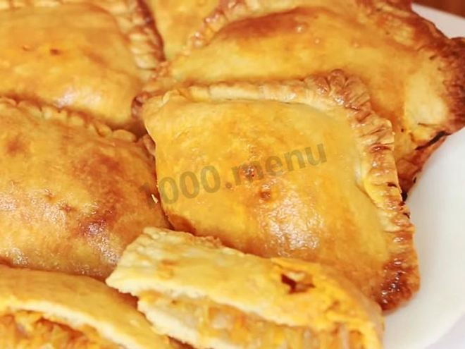 Рецепт пирожков из слоеного теста с капустой в духовке