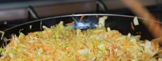 пирожки из слоеного теста с капустой в духовке. Шаг 7