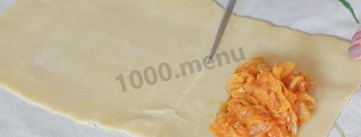 пирожки из слоеного теста с капустой в духовке. Шаг 9