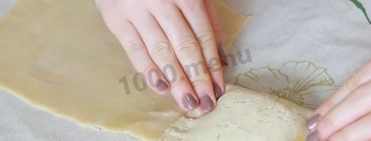 пирожки из слоеного теста с капустой в духовке. Шаг 10