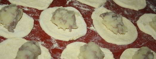 пирожки из теста на мацони с картофелем и фаршем. Шаг 9