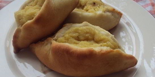 Пирожки с горохом в духовке