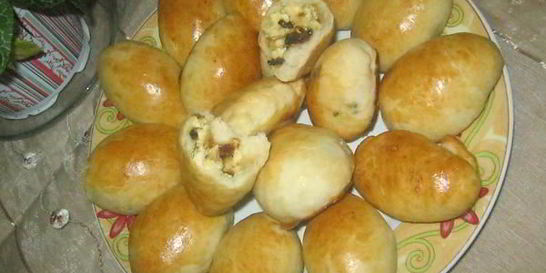 Пирожки с грибами, луком и яйцом