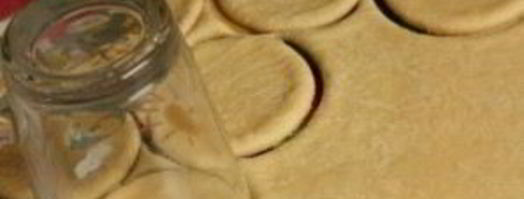 пирожки с колбасой в духовке. Шаг 7