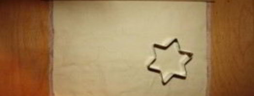 пирожки с рыбой из слоеного теста. Шаг 6