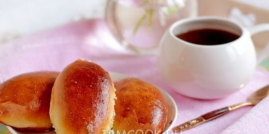 Пирожки с вишней из дрожжевого теста