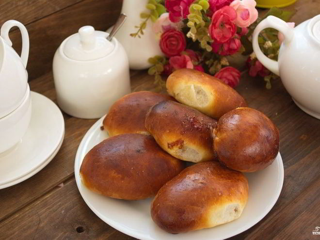 Рецепт пирожков с яблоком из дрожжевого теста