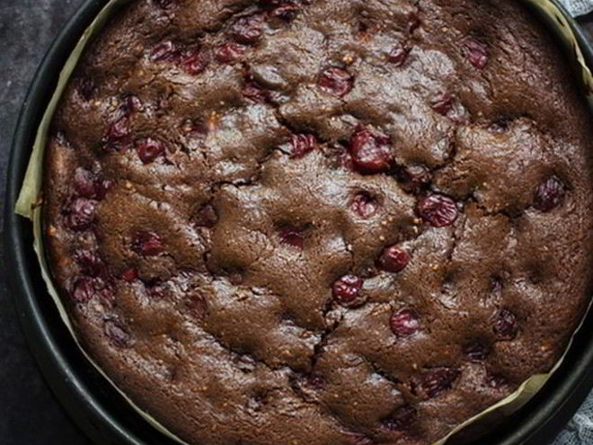 Рецепт брауни с вишней и орехами