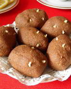 Домашнее пирожное Картошка из сухарей со сгущенкой