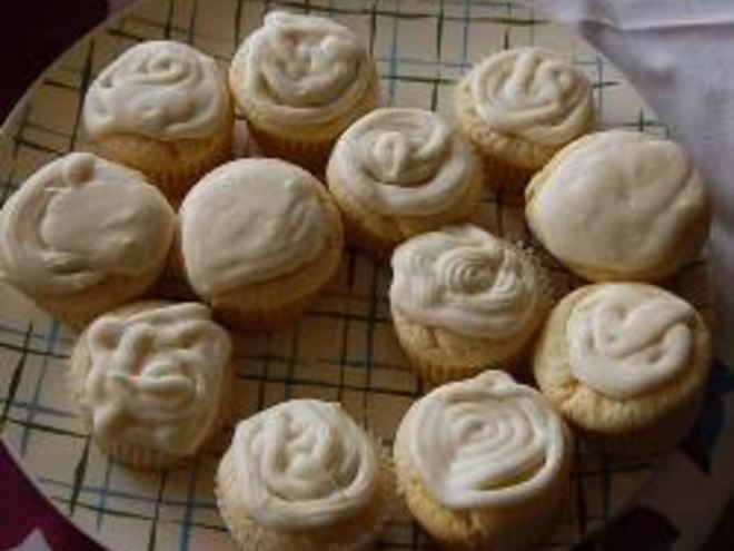 Рецепт лимонных пирожных капкейков с лимонной помадкой