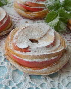 Пирожное слоеное Яблочко