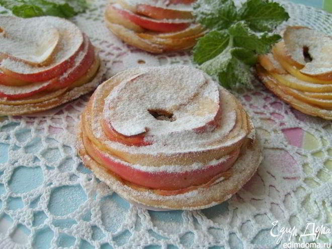 Рецепт пирожного слоеного яблочка